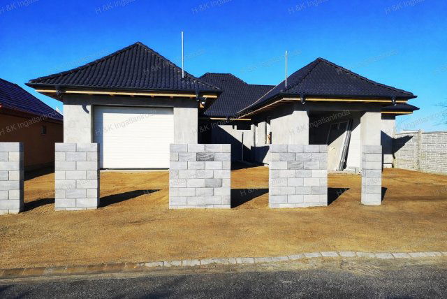 Eladó ikerház, Fóton 105 M Ft, 3 szobás / költözzbe.hu