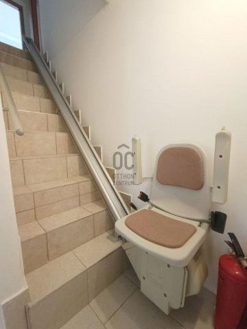 Eladó családi ház, Budapesten, X. kerületben 265 M Ft, 7 szobás