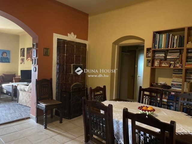 Eladó ikerház, Pécsett 97 M Ft, 5 szobás / költözzbe.hu