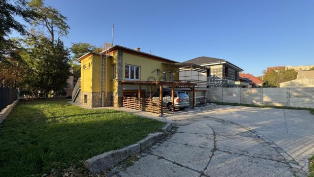 Eladó családi ház, Budapesten, X. kerületben 265 M Ft, 7 szobás