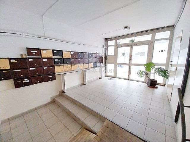 Eladó panellakás, Tatabányán 38.9 M Ft, 3 szobás