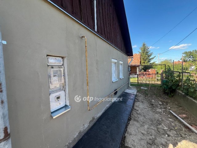 Eladó családi ház, Zsákán 9.9 M Ft, 2 szobás