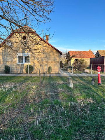 Eladó családi ház, Kislippón 30 M Ft, 2 szobás