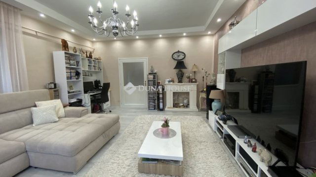 Eladó téglalakás, Békéscsabán 44.9 M Ft, 4 szobás