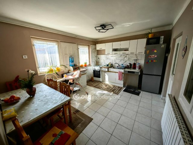 Eladó családi ház, Kunhegyesen 24.99 M Ft, 1+1 szobás