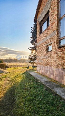 Eladó családi ház, Tápiószecsőn 59.9 M Ft, 5 szobás