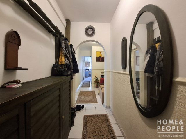 Eladó téglalakás, Szegeden 58.5 M Ft, 3 szobás