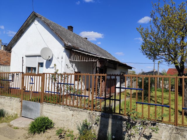 Eladó családi ház, Nyíracsádon 12 M Ft, 2 szobás