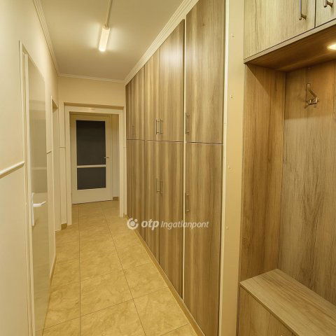 Eladó panellakás, Szigetszentmiklóson 58 M Ft, 2+1 szobás