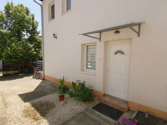 Eladó téglalakás, Pécsett 69.9 M Ft, 3 szobás