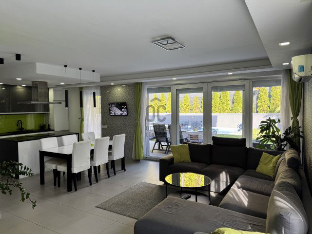 Eladó ikerház, Budapesten, XVI. kerületben 286.9 M Ft, 6 szobás