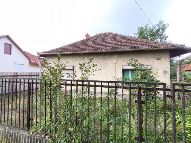 Eladó családi ház, Békésen 22 M Ft, 2 szobás