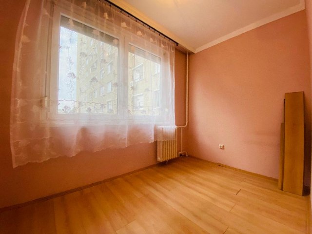 Eladó panellakás, Debrecenben 28.9 M Ft, 1+1 szobás