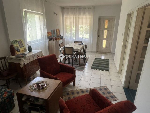 Eladó családi ház, Kulcson 36.9 M Ft, 2 szobás