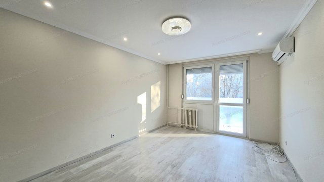 Eladó téglalakás, Nyíregyházán 45.9 M Ft, 3 szobás