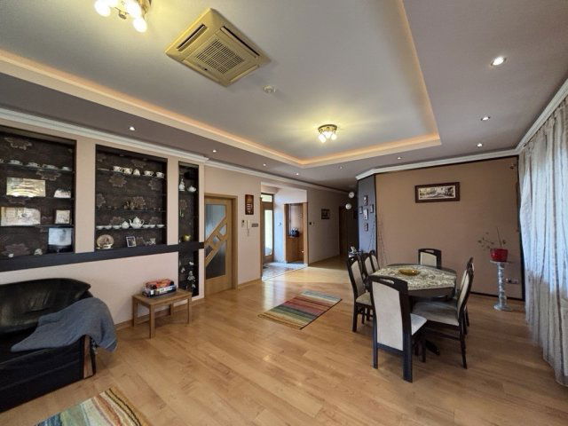 Eladó családi ház, Tiszaújvárosban 122 M Ft, 5 szobás