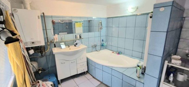 Eladó családi ház, Szegeden 55.9 M Ft, 1 szobás