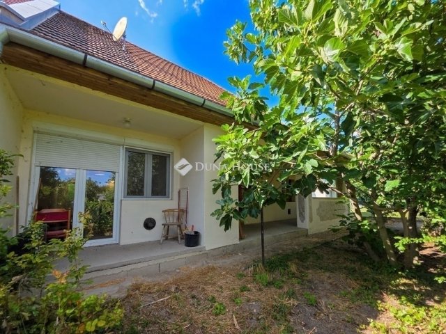 Eladó ikerház, Velencén 84.9 M Ft, 4 szobás