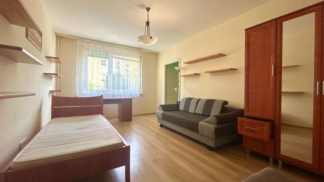 Kiadó panellakás, albérlet, Debrecenben 300 E Ft / hó, 4 szobás