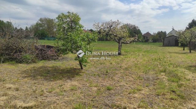 Eladó telek, Gárdonyban 25 M Ft / költözzbe.hu