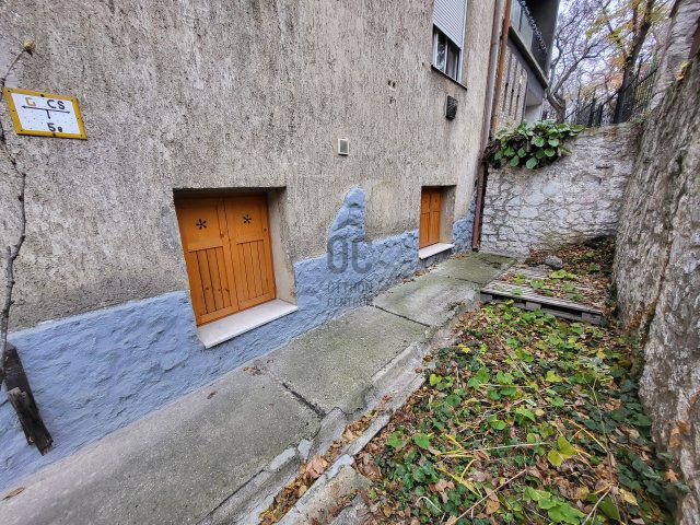 Eladó téglalakás, Pécsett 33 M Ft, 1 szobás