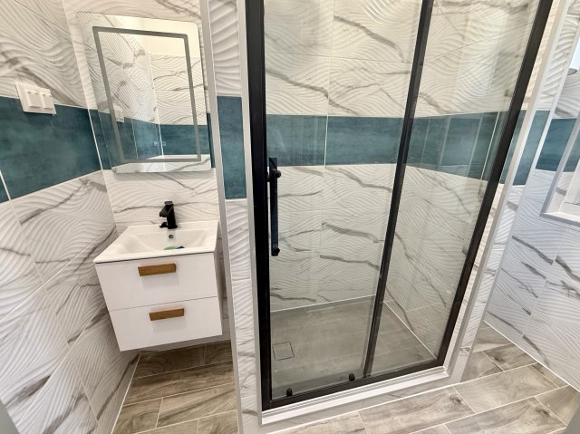 Eladó panellakás, Szegeden 63.99 M Ft, 4 szobás