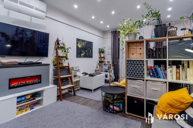 Eladó panellakás, Szegeden 59.5 M Ft, 3 szobás