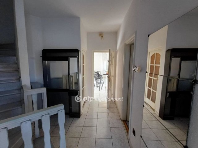Eladó családi ház, Budapesten, XVIII. kerületben 89.99 M Ft
