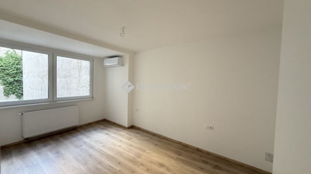 Eladó téglalakás, Budapesten, VI. kerületben 117 M Ft, 3 szobás