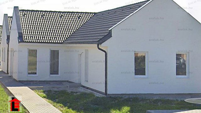 Eladó ikerház, Győrzámolyon 96 M Ft, 3+1 szobás