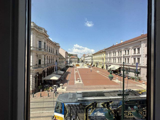 Kiadó ipari ingatlan, Szegeden, Klauzál téren 52 E Ft / hó