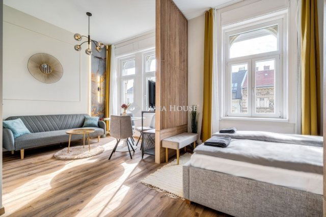 Eladó téglalakás, Budapesten, VI. kerületben 189.9 M Ft