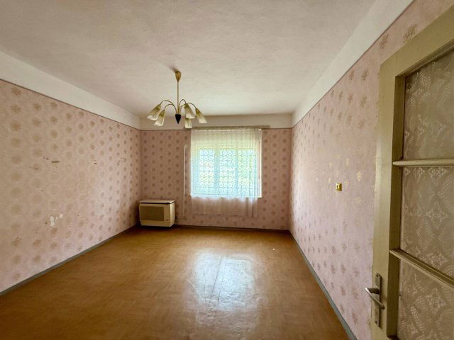 Eladó családi ház, Jászladányon 12.5 M Ft, 3 szobás