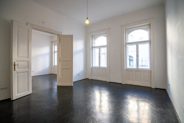 Eladó téglalakás, Budapesten, VII. kerületben, Kertész utcában