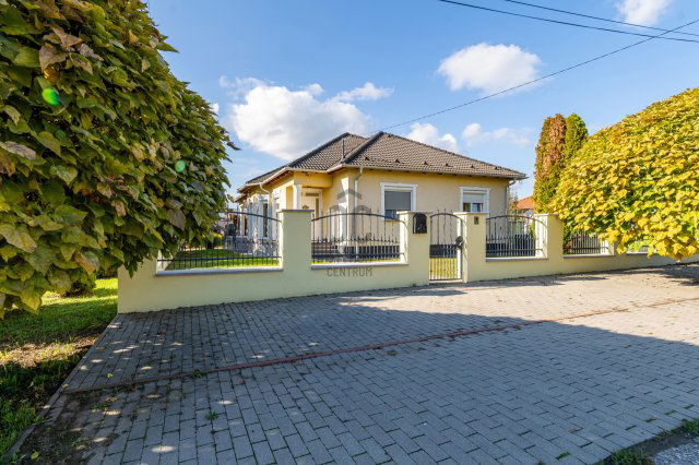 Eladó családi ház, Pásztón 89 M Ft, 5 szobás