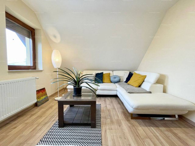 Kiadó téglalakás, albérlet, Gödön 300 E Ft / hó, 3 szobás