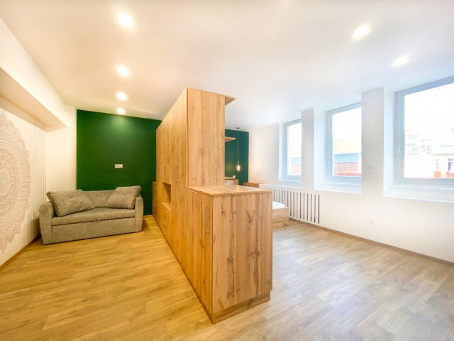 Eladó téglalakás, Kaposváron, Fő utcában 48.9 M Ft, 3 szobás