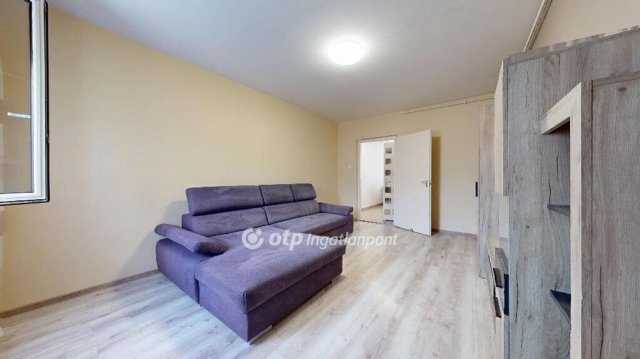 Eladó panellakás, Miskolcon 34.9 M Ft, 2 szobás