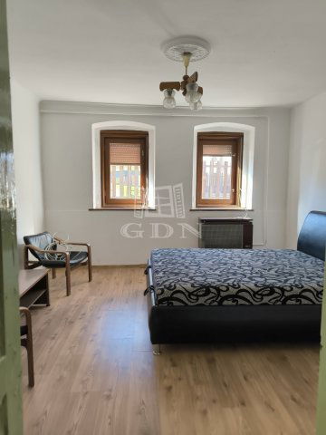 Eladó családi ház, Veresegyházon 55 M Ft, 1+1 szobás