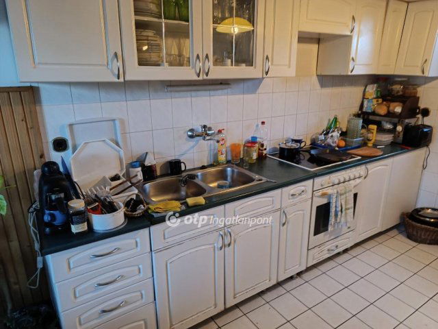 Eladó családi ház, Budapesten, II. kerületben 180 M Ft, 3 szobás