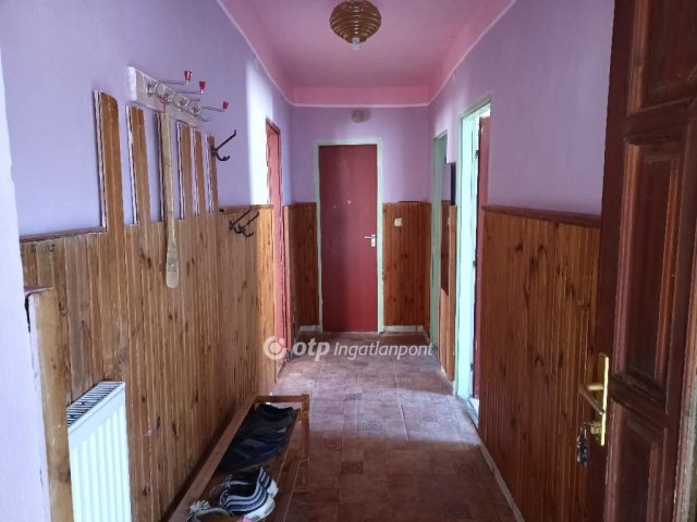 Eladó családi ház, Kókán 46 M Ft, 4+1 szobás