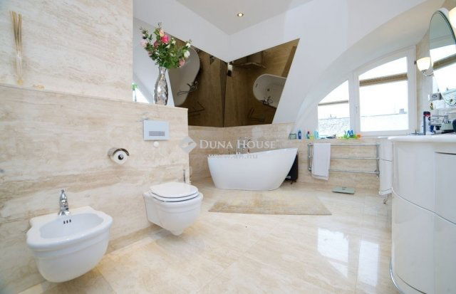 Eladó családi ház, Budapesten, II. kerületben 674 M Ft, 5 szobás