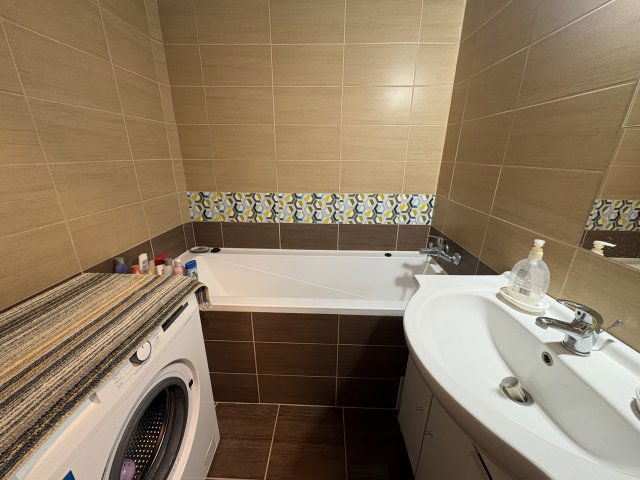 Eladó panellakás, Cegléden 47.9 M Ft, 3 szobás