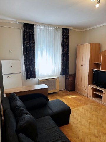 Kiadó panellakás, albérlet, Debrecenben 150 E Ft / hó, 1 szobás