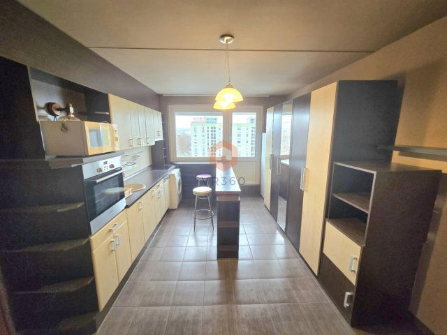 Eladó panellakás, Pécsett 39.9 M Ft, 1+1 szobás