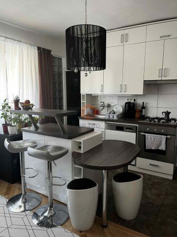 Kiadó téglalakás, albérlet, Pécsett, Semmelweis utcában