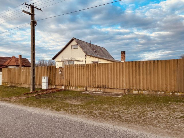 Eladó családi ház, Táborfalván 36.9 M Ft, 1+2 szobás