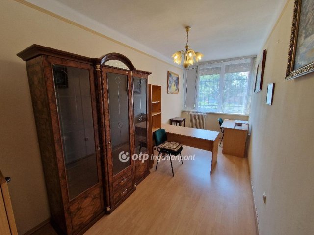 Eladó panellakás, Nyíregyházán 49 M Ft, 2+1 szobás