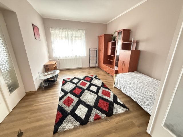 Kiadó téglalakás, albérlet, Pakson 170 E Ft / hó, 2 szobás