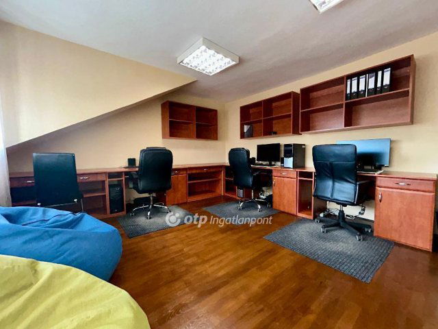 Eladó családi ház, Debrecenben 149.9 M Ft, 5 szobás